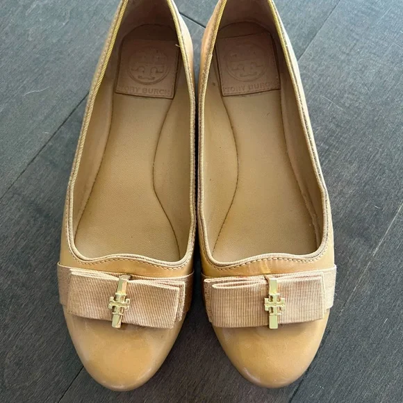 Tory Burch Leather Flats, size 5 - Picture 2 of 4